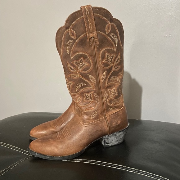 poshmark ariat boots